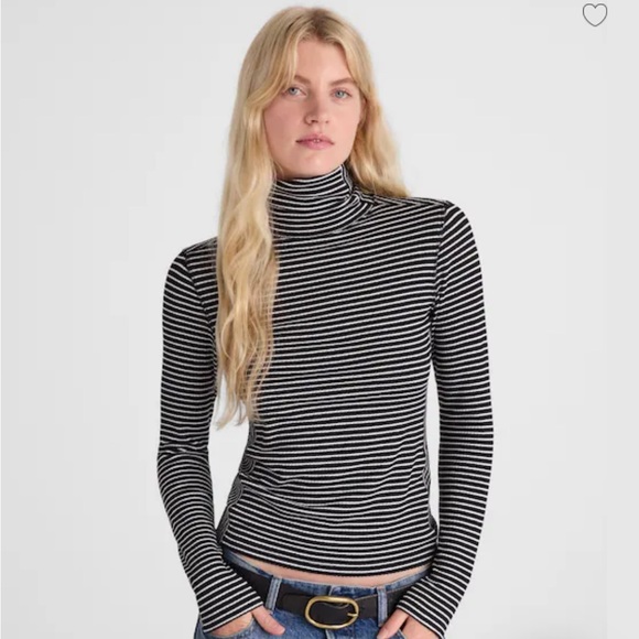 Madewell Tops - Madewell black and white striped turtleneck